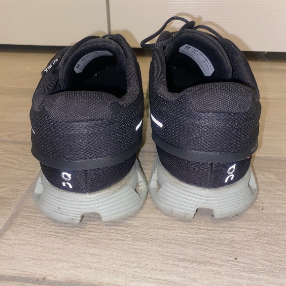 On cloud sneakers - Picture 6 of 8